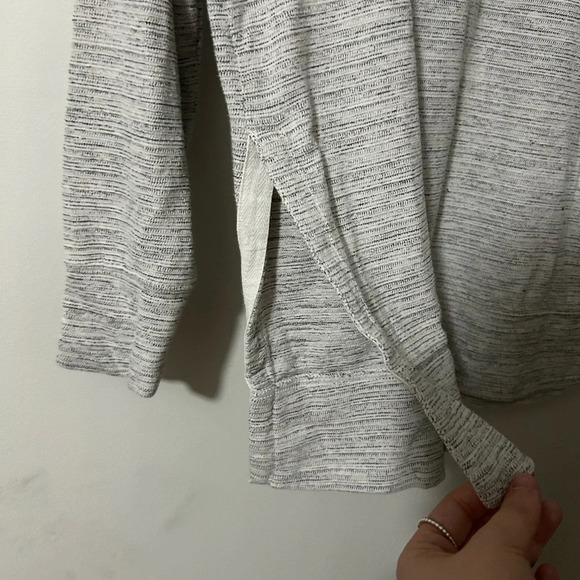 Aerie Grey & White Crewneck - Picture 2 of 4